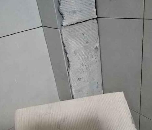碧江瓷砖空鼓维修公司分享下厨房瓷砖脱落的补救措施。